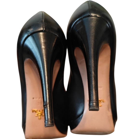 PRADA Almond Toe Pumps in Saffiano Leather Black Size 39 - Picture 12 of 13